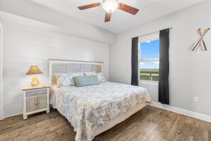 1 slaapkamer, een strijkplank/strijkijzer, gratis wifi, beddengoed