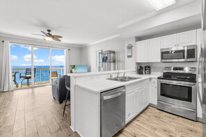 Fridge, microwave, oven, stovetop - On the Beach @ Celadon Beach Resort!  Amazing Views &  FREE BEACH SERVICE ! ~ Quiet West End (Panama City Beach)