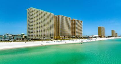On the Beach @ Celadon Beach Resort! Amazing Views & FREE BEACH SERVICE ! ~ Quiet West End