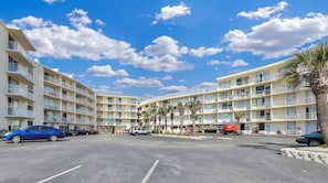 Exterior - NEW Amazing Ocean Front Studio W/Private Balcony! (Daytona Beach)