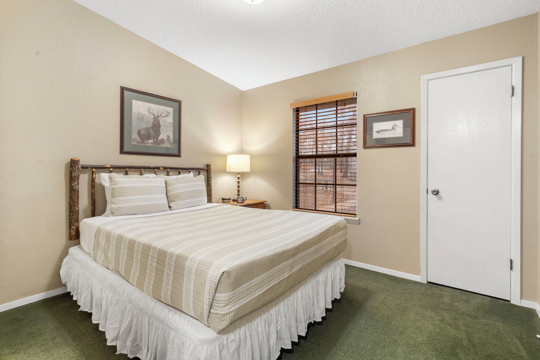 2 bedrooms, WiFi (free), bed sheets