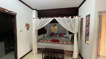 Villa | 2 slaapkamers, een bureau, gratis wifi, beddengoed