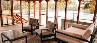 The BaitHouse - Charming Cabin