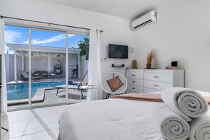 4 bedrooms, iron/ironing board, WiFi