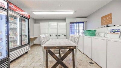 Charming hotel suite w/WiFi, AC, fitness room/Pet friendly/Centrally located