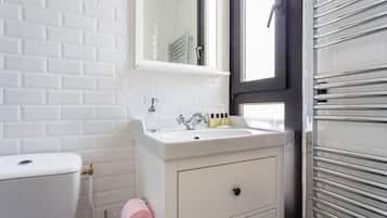 Apartment | Bathroom | Towels