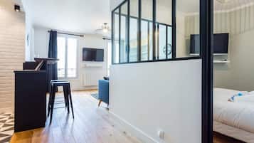 1 habitación y espacio para trabajar con laptop