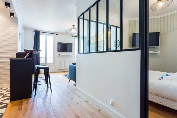 Apartamento | 1 quarto, espaço de trabalho para notebook