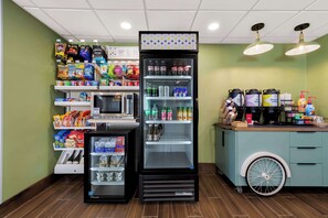 Snack bar - Spark by Hilton Norfolk (Norfolk)