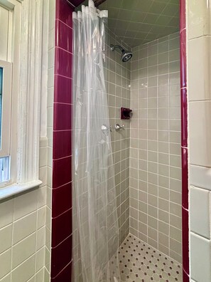 Shower, hair dryer, towels, soap - 1-Bedroom Garden Apartment (Yonkers)