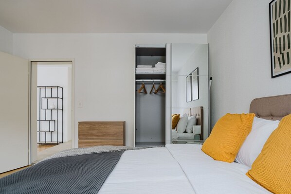 2 chambres, fer et planche à repasser, Wi-Fi, draps fournis