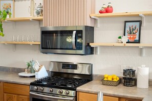 Private kitchen - West Sedona Dome, Hot Tub, Red Rock Views, Stargazing, Game room, Pets welcome! (Sedona)