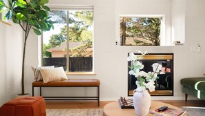 Living area - West Sedona modern home with thunder mountain views/patio is a private oasis/Pet (Sedona)