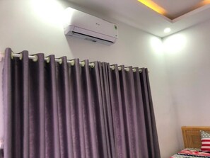 Quadruple Room | Desk, blackout curtains, free WiFi, bed sheets - Homestay Lagi (La Gi)