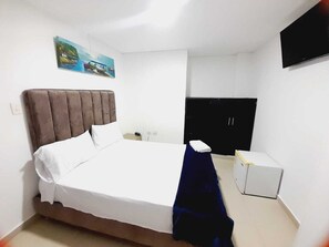 Desk, laptop workspace, free WiFi - Hotel Karin (Riohacha)