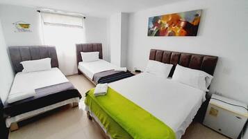 Escrivaninha, espaço de trabalho para notebook, Wi-Fi de cortesia