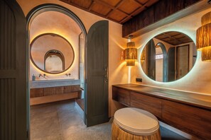 Deluxe Villa, 1 Bedroom, Private Pool, Pool View | Bathroom