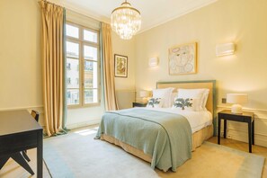 7 chambres, espace de travail pour ordinateur portable