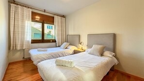 3 bedrooms, iron/ironing board, free WiFi, bed sheets - Cal Batllia 1 (Puigcerda)