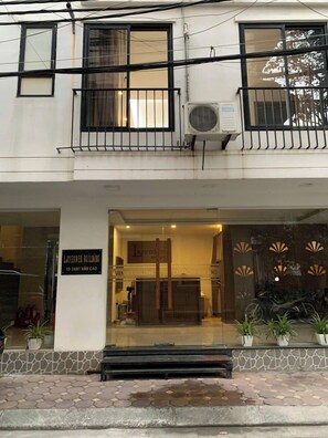 Front of property - Lavender Building Van Cao (Hanoi)