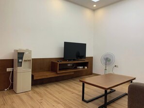 1 chambre, bureau, rideaux occultants, chambres insonorisées