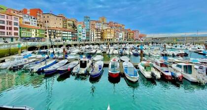 Kai begi, wonderful views of the port.