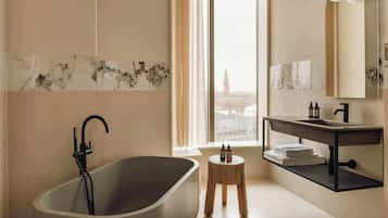 Penthouse | Bilik Mandi | Pancuran mandi, kelengkapan dandanan diri percuma, pengering rambut