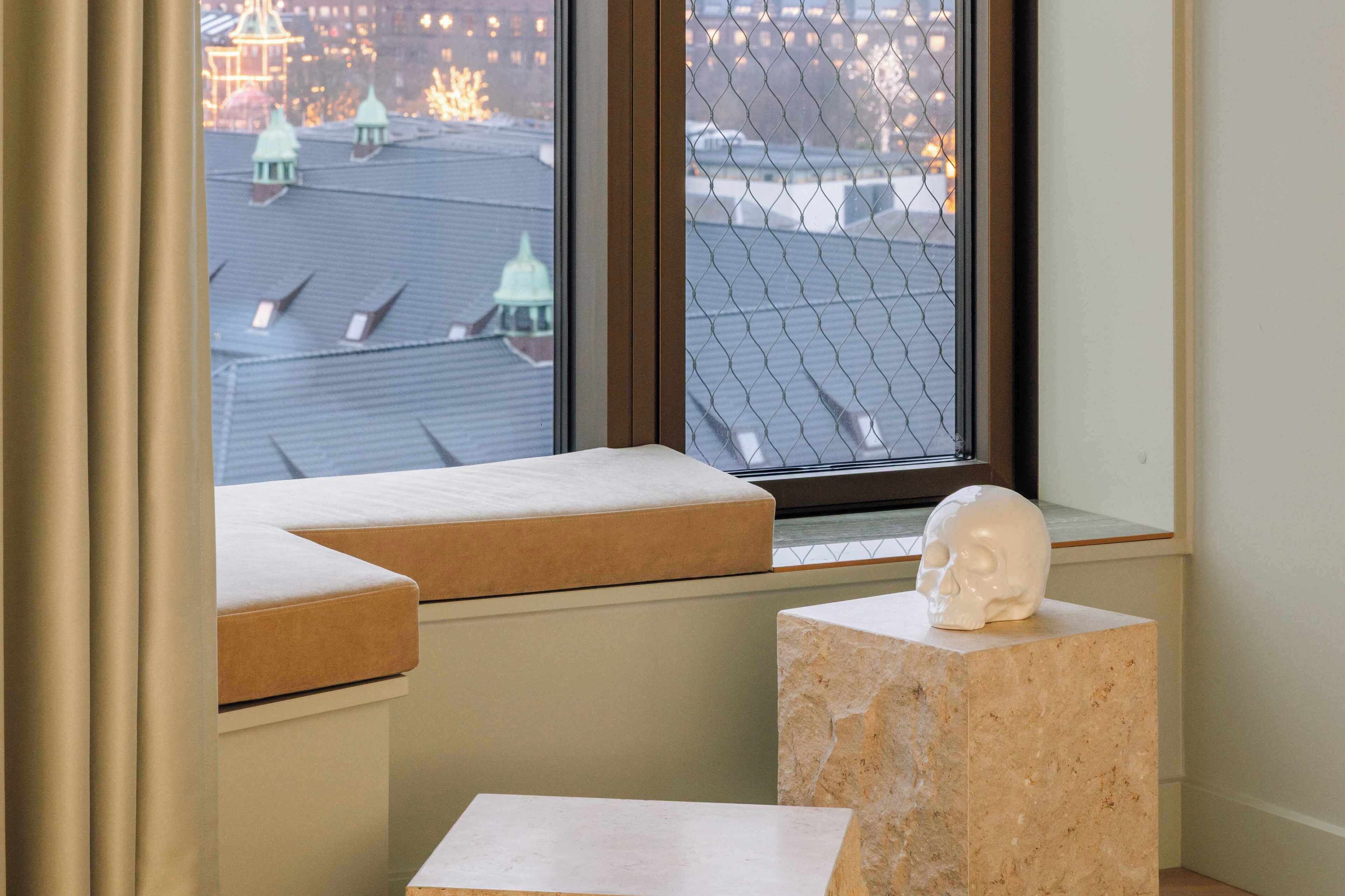 Penthouse Suite | Laptop workspace, blackout drapes, iron/ironing board, free WiFi