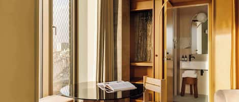 Espace de travail pour ordinateurs portables, rideaux dâobscurcissement