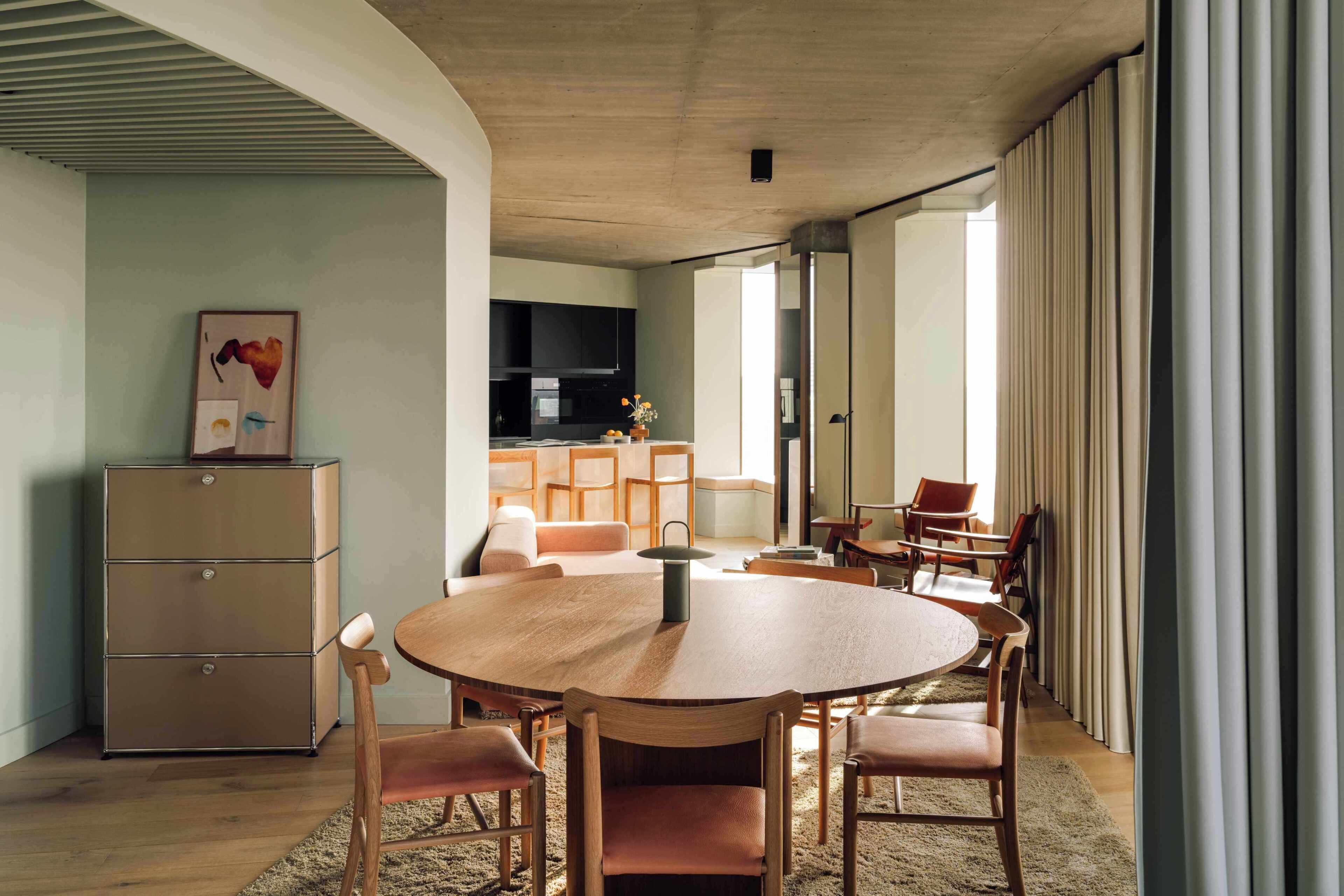 Penthouse Suite | Living area | TV