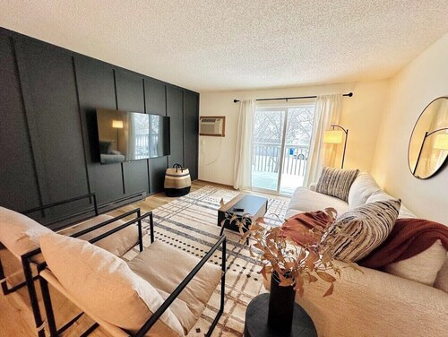 NEW - Great Location - Family Friendly - Garage - Spacious