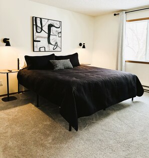 3 bedrooms, desk, iron/ironing board, travel cot