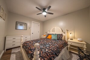 3 dormitorios, tabla de planchar con plancha, wifi gratis y ropa de cama