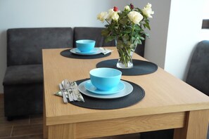 Dining - 2 Bed Apt - Sleeps 4, Terrace & Pet Friendly (Sandanski)