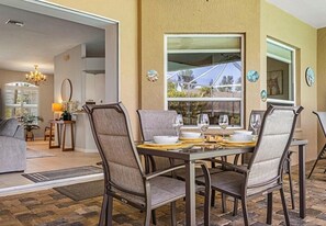 Dining - Family Friendly - Private Pool - Sleeps 10 (Cape Coral)