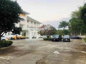 ด้านหน้าที่พัก