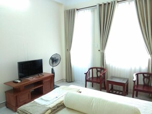 Habitación básica | Cortinas blackout y wifi gratis 