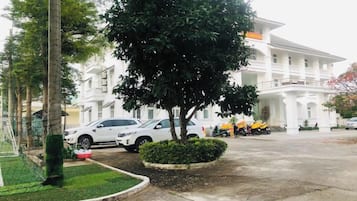 施設の正面