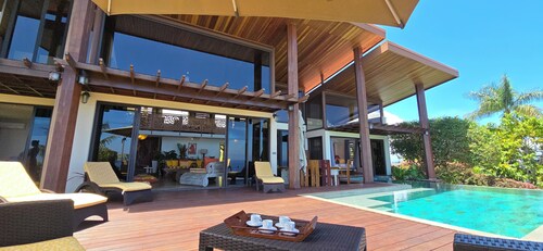 Villa Ta'u Here by Tahiti Homes, incroyable villa d'architecte : piscine et vue 
