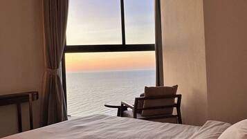 1 多间卧室、办公桌、WiFi