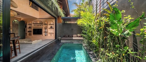 Outdoor pool, free pool cabanas