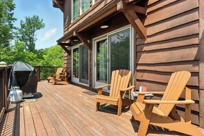 Terrace/patio - Appalachian Lodge- 6 Bedroom Chalet with Mountain Views (Newry)
