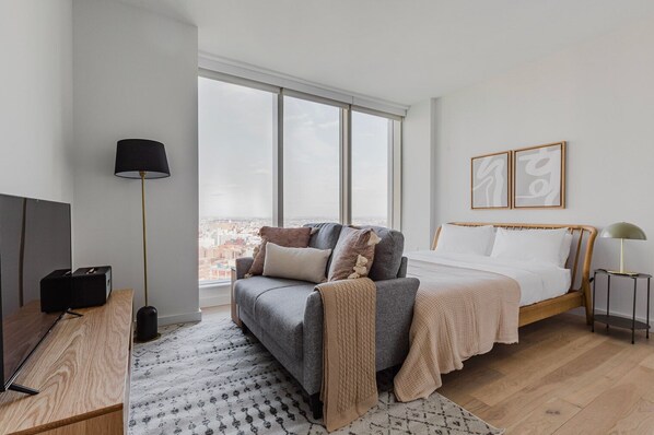 Iron/ironing board, WiFi, bed sheets