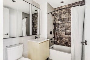 Hårføner og håndklær