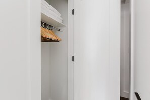 Interior - Blueground | Gramercy Park, AC & elevator, nr park (Downtown)