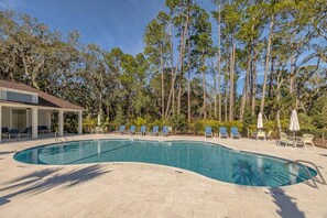 Pool - Beautifully furnished condo on Jekyll Riverfront! (Jekyll Island)