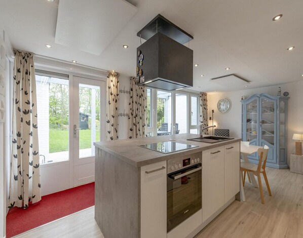 Classic Bungalow, 2 Bedrooms | Private kitchen | Fridge, oven, dishwasher, coffee/tea maker