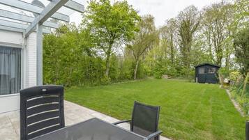 Classic Bungalow, 2 Bedrooms | Balcony