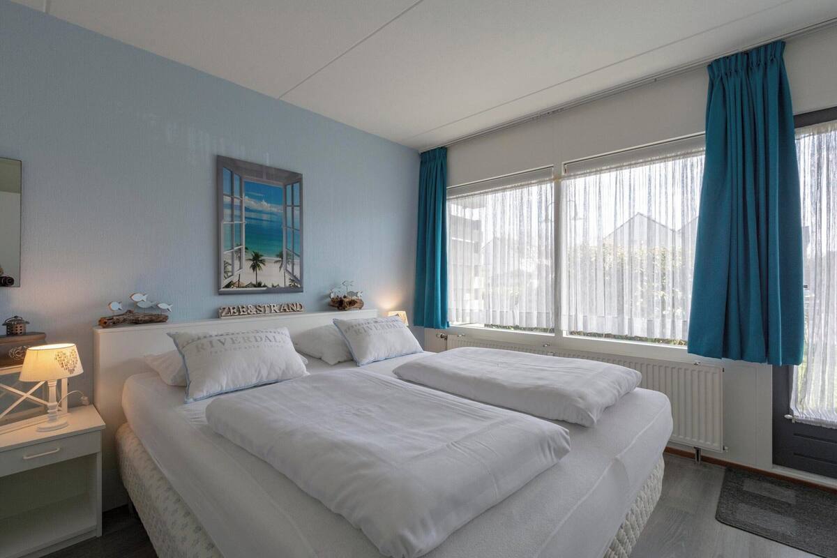 Elite Apartment, 2 Bedrooms | 12 bedrooms, individually furnished, bed sheets