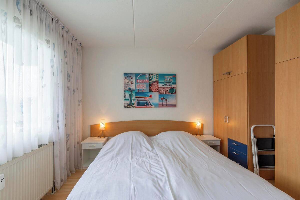 Deluxe Apartment, 2 Bedrooms | 12 bedrooms, individually furnished, bed sheets